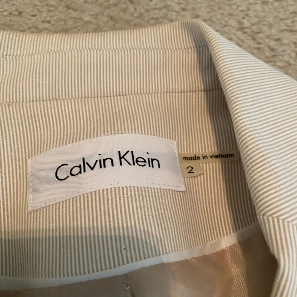 Calvin Klein Chic Beige Blazer and Short Set - Picture 5 of 14